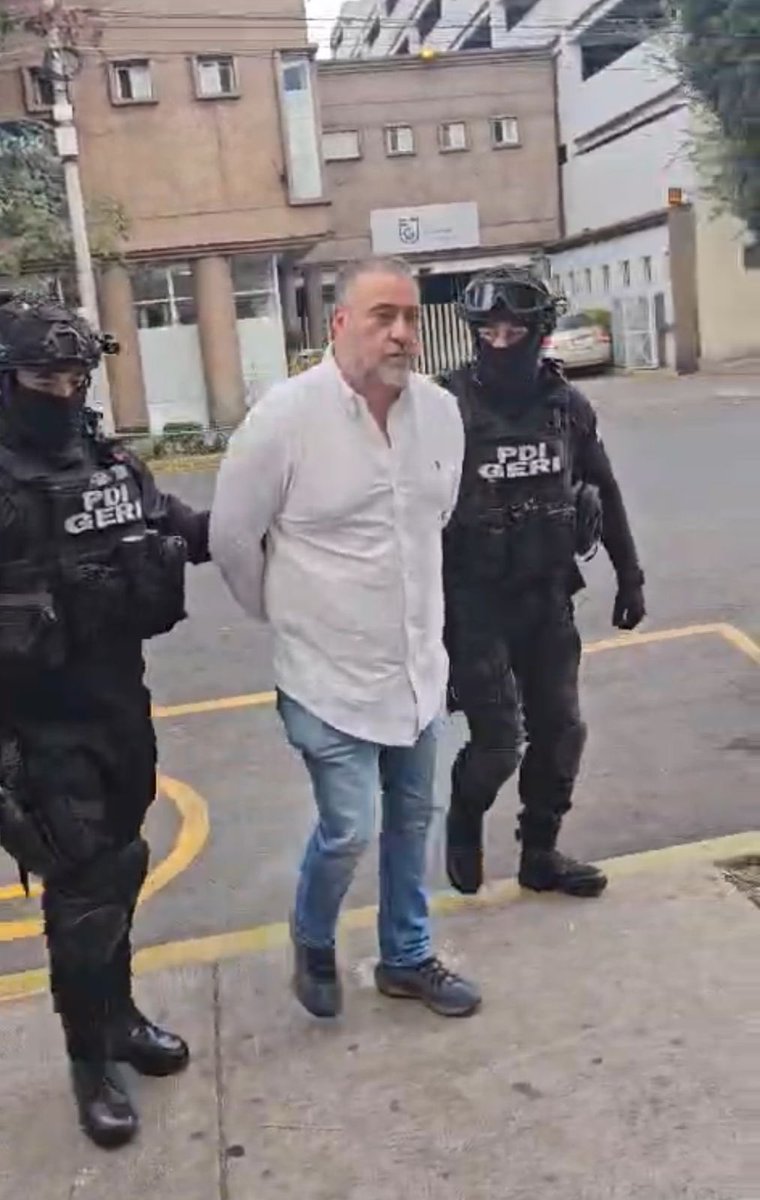 1Libelula1971's tweet photo. @Claudiashein Encarcelando opositores ? 
Q están tratando de ocultar? 
Xq tanto miedo ? https://t.co/eFHonkXHE5