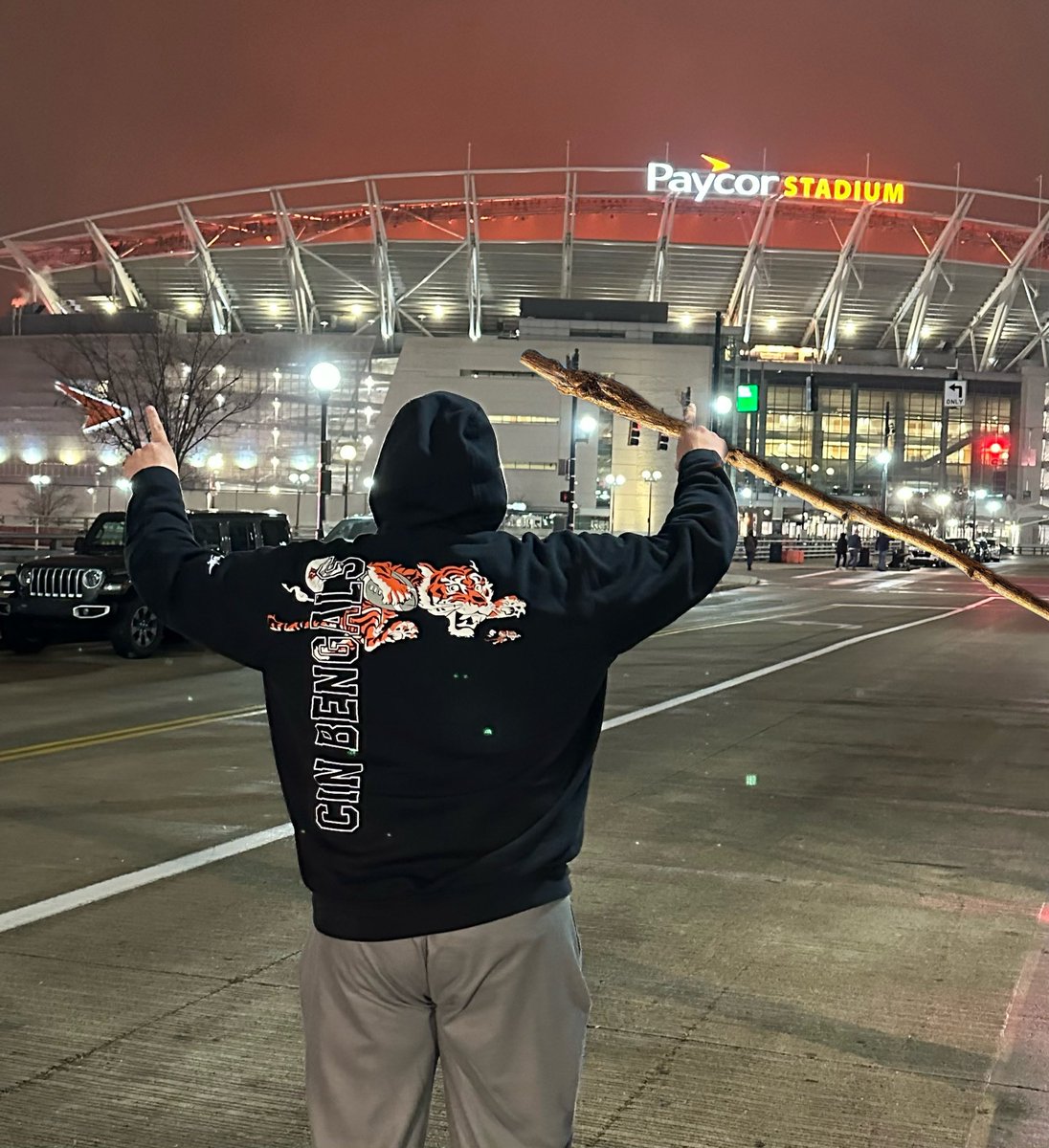 TonyDaTiger96's tweet photo. Yup last game and I'm here waiting on everyone! Looking forward to ending the year with a big win and a winning season! See you soon! WhoDey! @Bengals #Bengals #TonyDaTiger #FanOfFans #FOTY 

#WPMOYChallenge   Karras
#WPMOYChallenge   Karras
#WPMOYChallenge   Karras
#WPMOYChallenge   Karras
#WPMOYChallenge   Karras