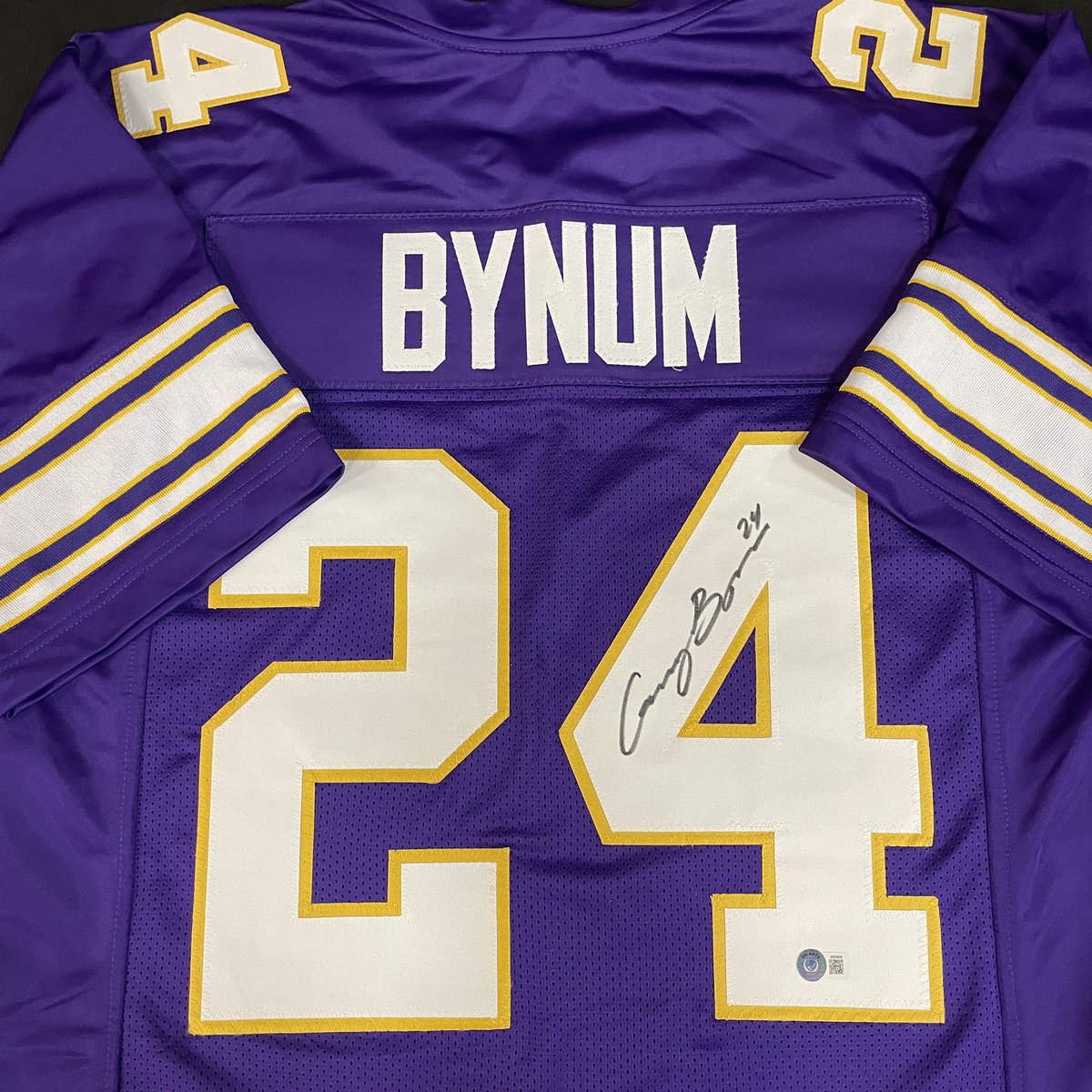 FanHQ's tweet photo. 🏈WEEK 18 GIVEAWAY🏈 If Cam Bynum has an interception and the #Vikings win, one lucky Vikes fan will get this autographed jersey!  

REPOST and FOLLOW for your chance to win!  

Good luck and #SKOL  

*Winner contacted from this account only. https://t.co/sLqDI1yVJR