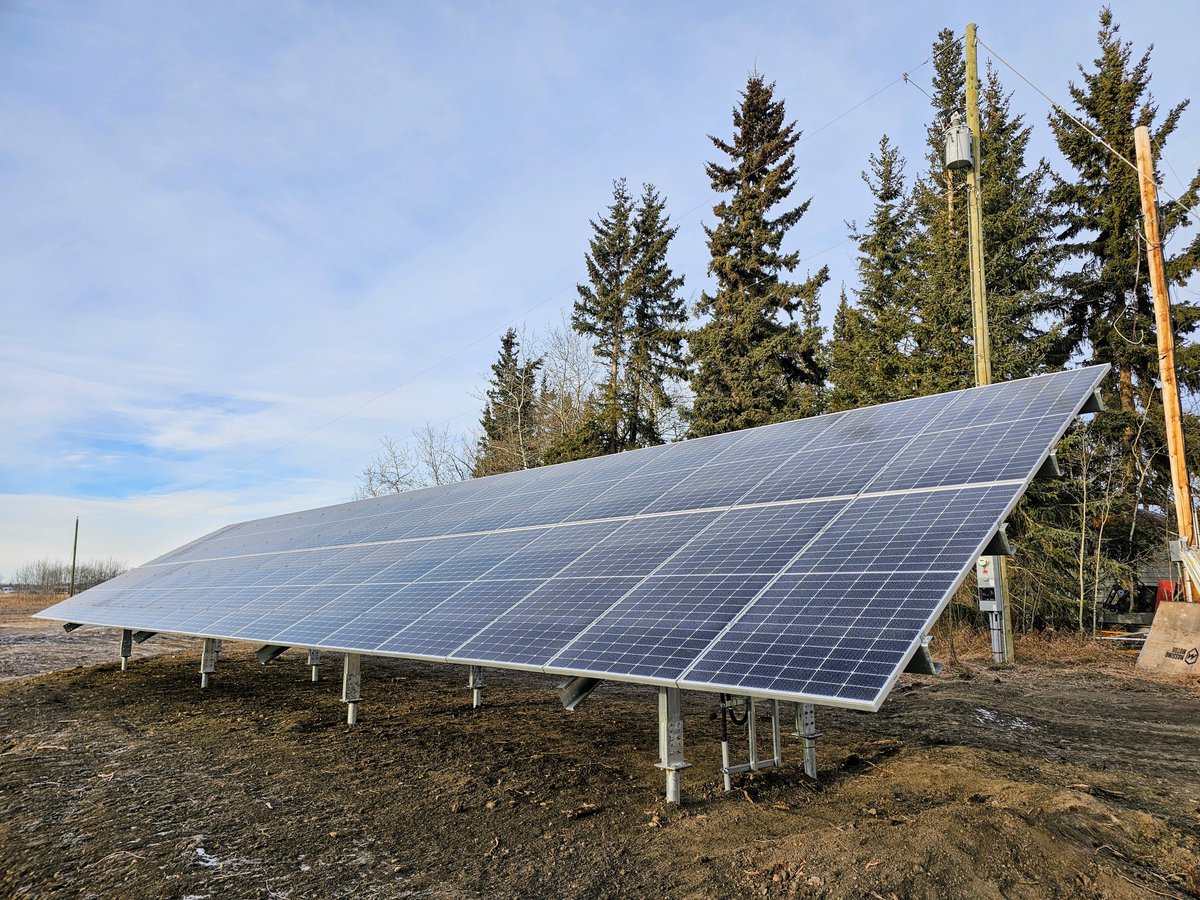 EmpowerEnergyAB's tweet image. This week's featured project is a 16.4 kW grid-tied solar system near Hythe, AB.

Did you know that all of our solar modules come with a minimum of 25-year performance warranty from the manufacturer?

empowerenergysolar.ca 

#QualitySolar #GreenerHomesGrant #InterestFreeLoan