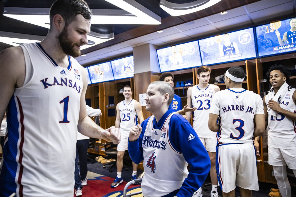 KUHoops's tweet photo. family 🫶

#RockChalk x @GoTeamIMPACT https://t.co/g6Tq1CU92u