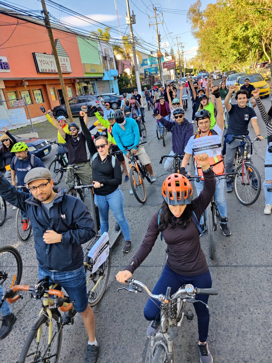 Oye <a href="/JuanJoseFrangie/">Juan José Frangie</a> presumiste tu compromiso con los niños, peatones y ciclistas y hoy los de <a href="/op_zapopan/">Dirección de Obras Públicas Zapopan</a> te hacen perder credibilidad parando la obra de copérnico. No vamos a permitir que sigan negociando con nuestros derechos. #CopérnicoParaTodas #SíALaCalleCompleta