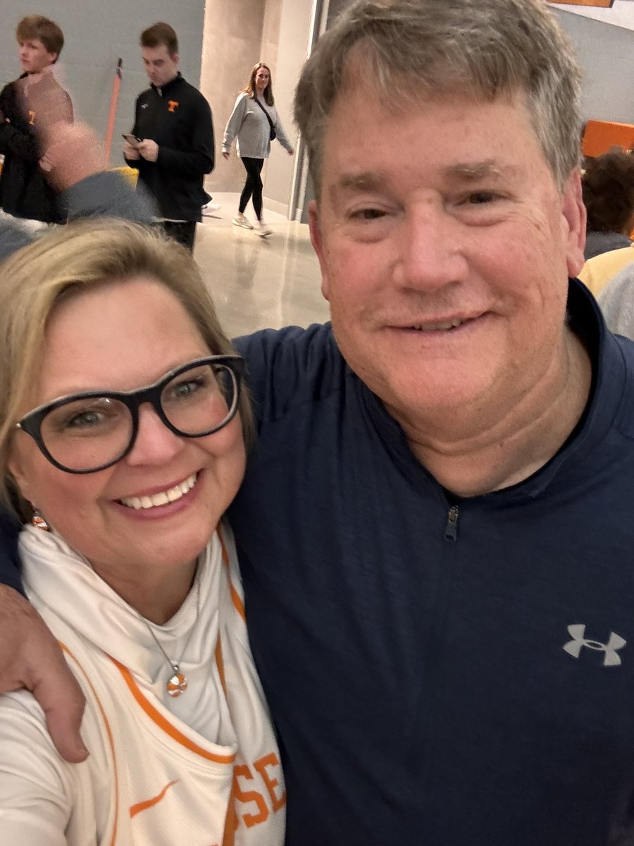 MoJoDisney's tweet photo. Great seeing @SimcoxSlim at the @Vol_Hoops game tonight. He’s been a great friend, mentor, and boss for Wyatt over the years. THANK YOU, Larry! 🧡
#DiamondBaseball https://t.co/yDnhOFJlo3