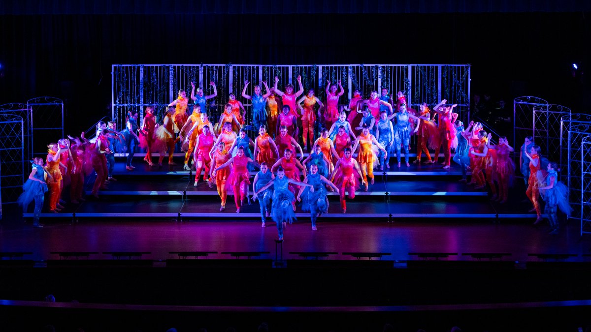 Mid_IowaSCC's tweet photo. Say hello to the newest member of the @ACHSChoralMusic family! Performing now (in exhibition) for the very first time on the Mid-Iowa stage…

🌀 VORTEX! 🌀 https://t.co/1uLfcIteL7