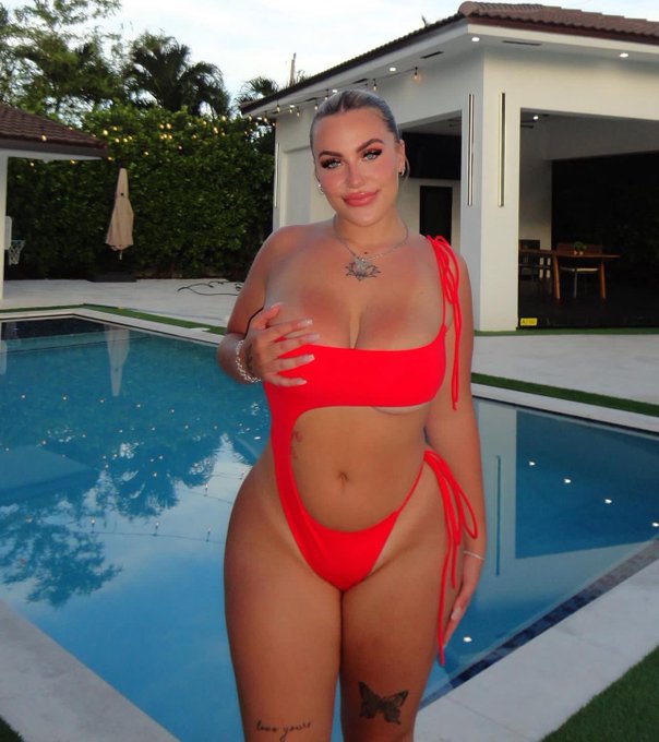 Watch Top 0.9 😉Your Fav Throat 🐐🍑's leaked NSFW photo on TwXstars