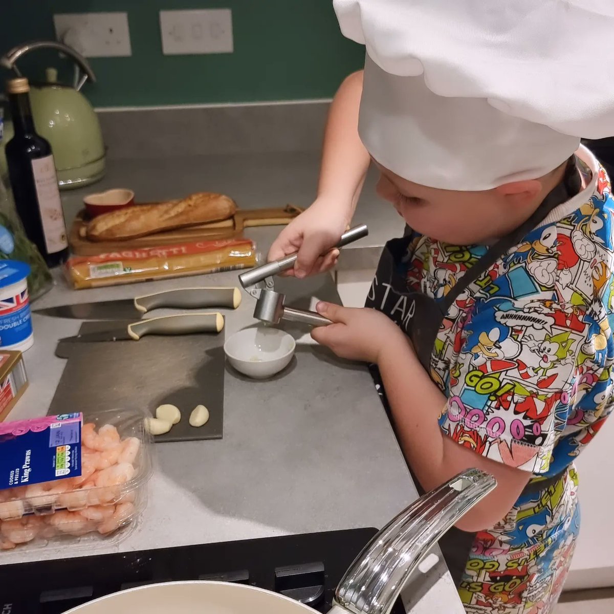 SarahLouise's tweet photo. Toby, who is 9 years old, cooked us a delicious prawn linguine for our family dinner tonight. He really wanted you to see it 
@GordonRamsay
He is aspiring to be a chef in the Savoy one day! 
@TheSavoyLondon
@savoygrill 
@thierrytomasin https://t.co/vlSmCFUtkM