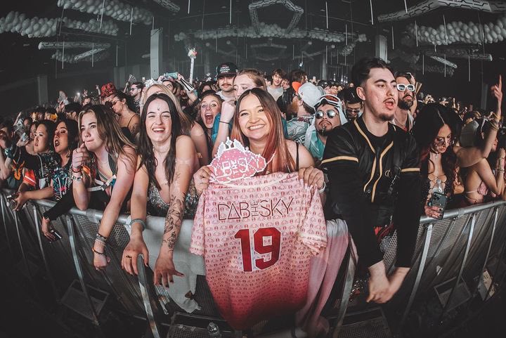 annabri805's tweet photo. i got to meet @empintermedia and she took these photos during Dab the Sky🩷🥹 @iamdabinlee @SaidTheSky https://t.co/IGLGkZnatq