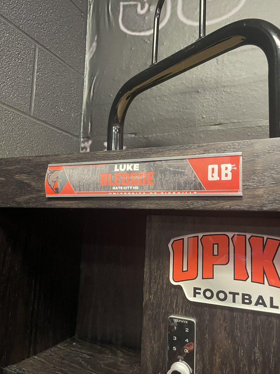 Luke Bledsoe tweet media