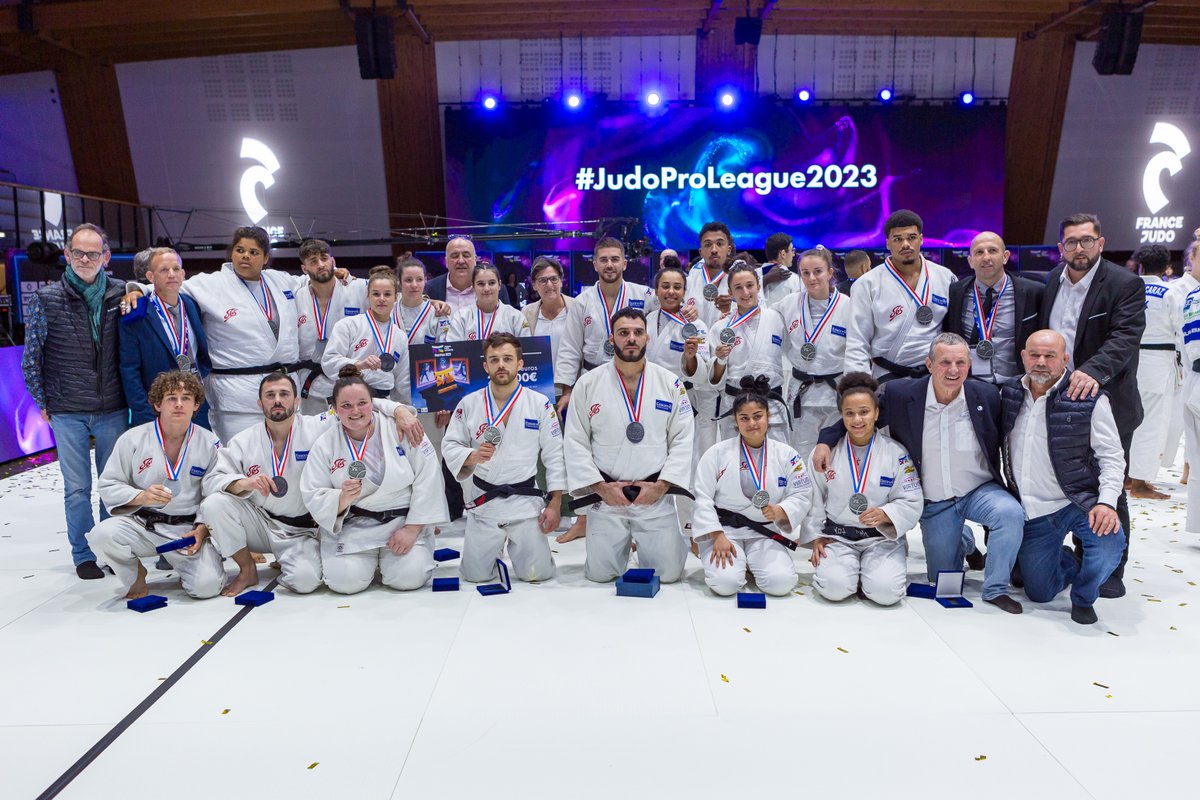 proleaguejudo's tweet image. Félicitations à SGS Judo pour son magnifique parcours et cette belle deuxième place dans cette Judo Pro League 2023 ! 👏🥈

📸 France Judo/S.Bonnet
#FinalFour2023 #JudoProLeague2023