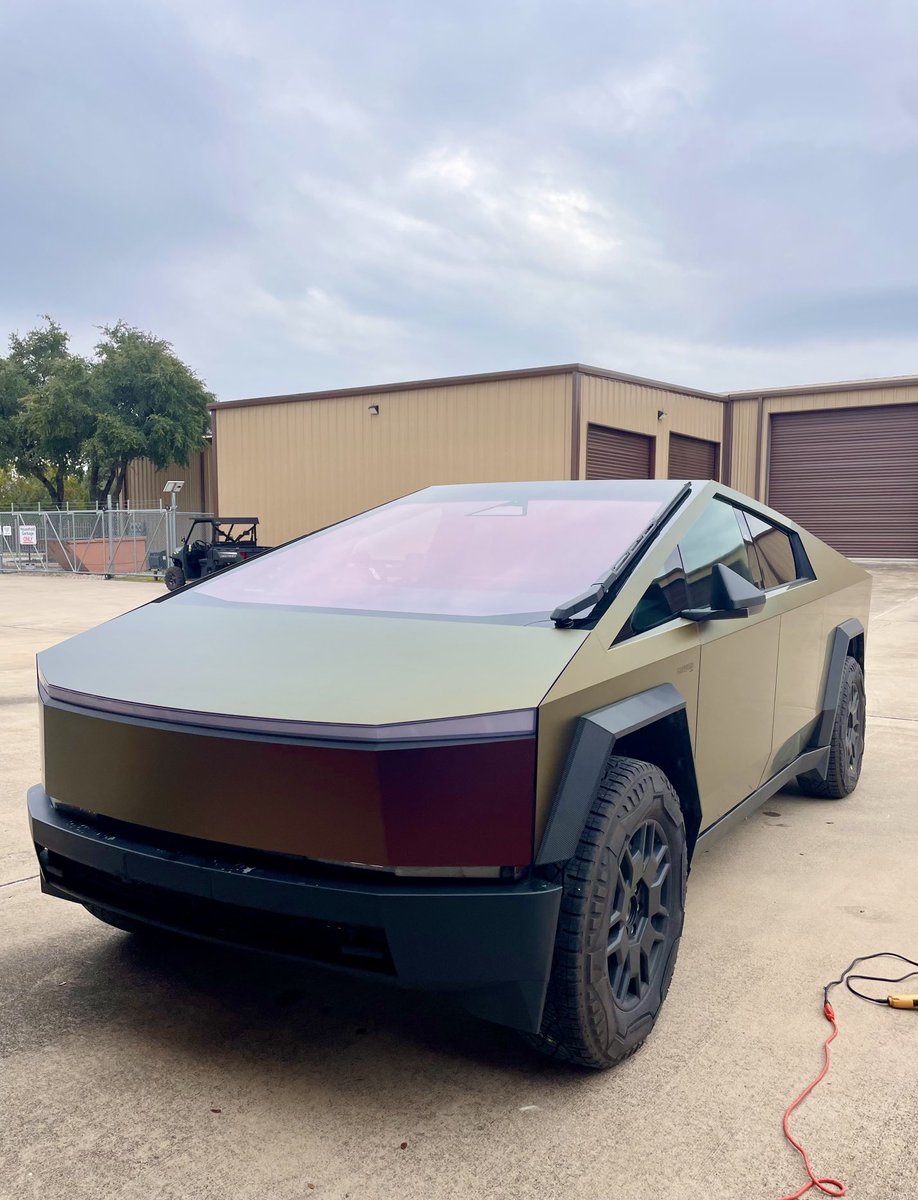 diywrapclub's tweet photo. Love looking at this #cybertruck in all the different angles 📐 Wrapped in 3M satin flip volcanic flare 🌋 https://t.co/hDyuAd6I5p