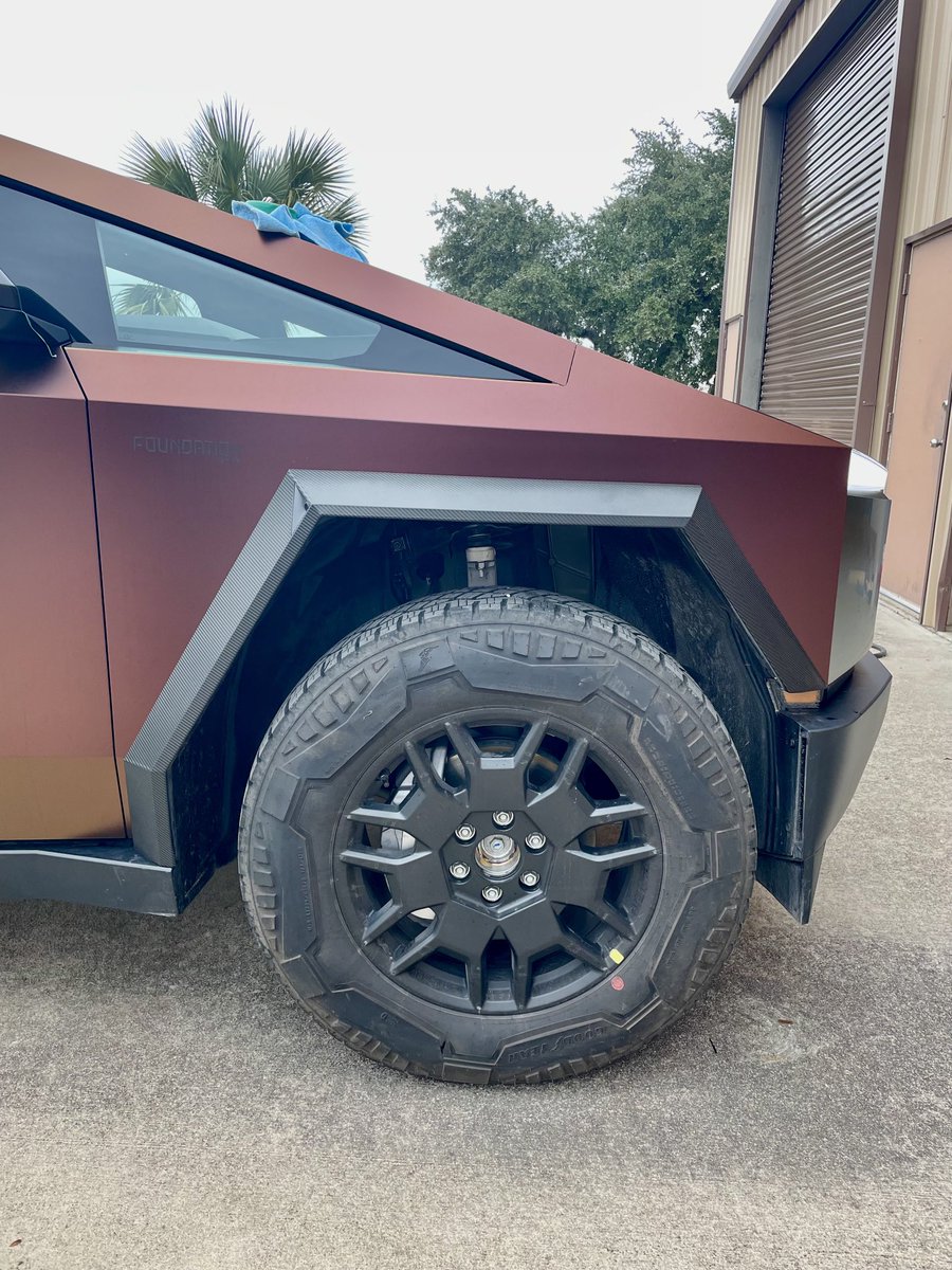 diywrapclub's tweet photo. Love looking at this #cybertruck in all the different angles 📐 Wrapped in 3M satin flip volcanic flare 🌋 https://t.co/hDyuAd6I5p