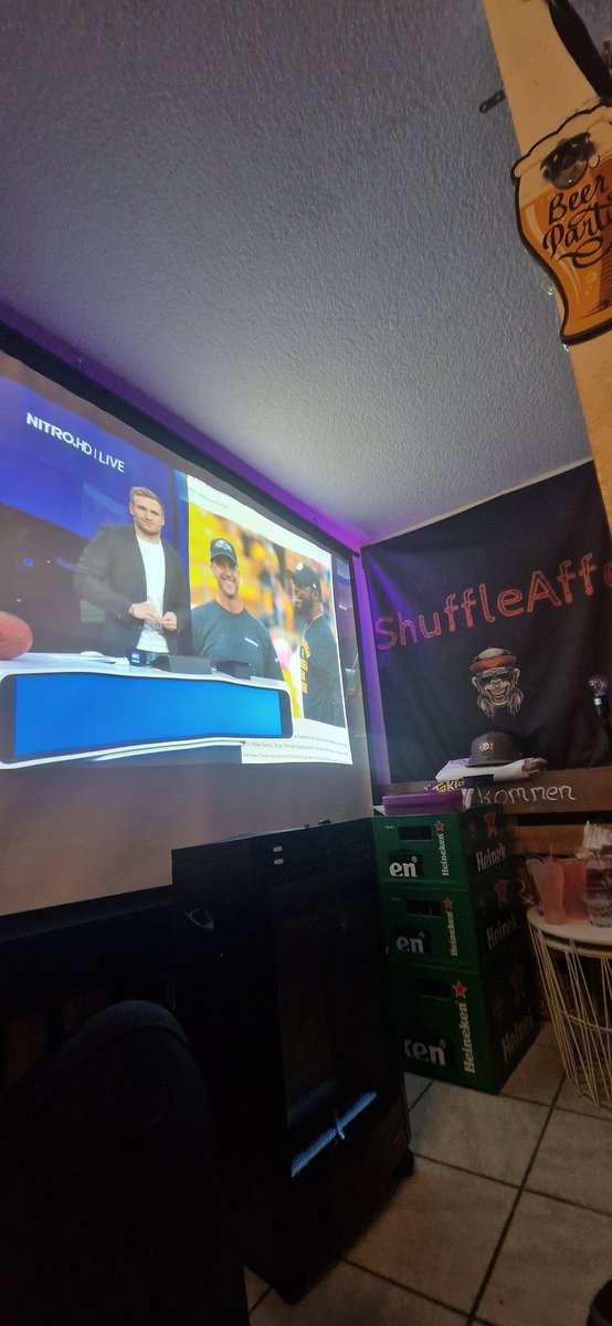 ShuffleAffe's tweet photo. Soo schauen wir unsere #PittsburghSteelers @steelers #HereWeGo @SNG_eV HereWeGo @RTLNFL #RTLNFL @RTLNFL #RTL_NFL https://t.co/iW4qaWjCrv