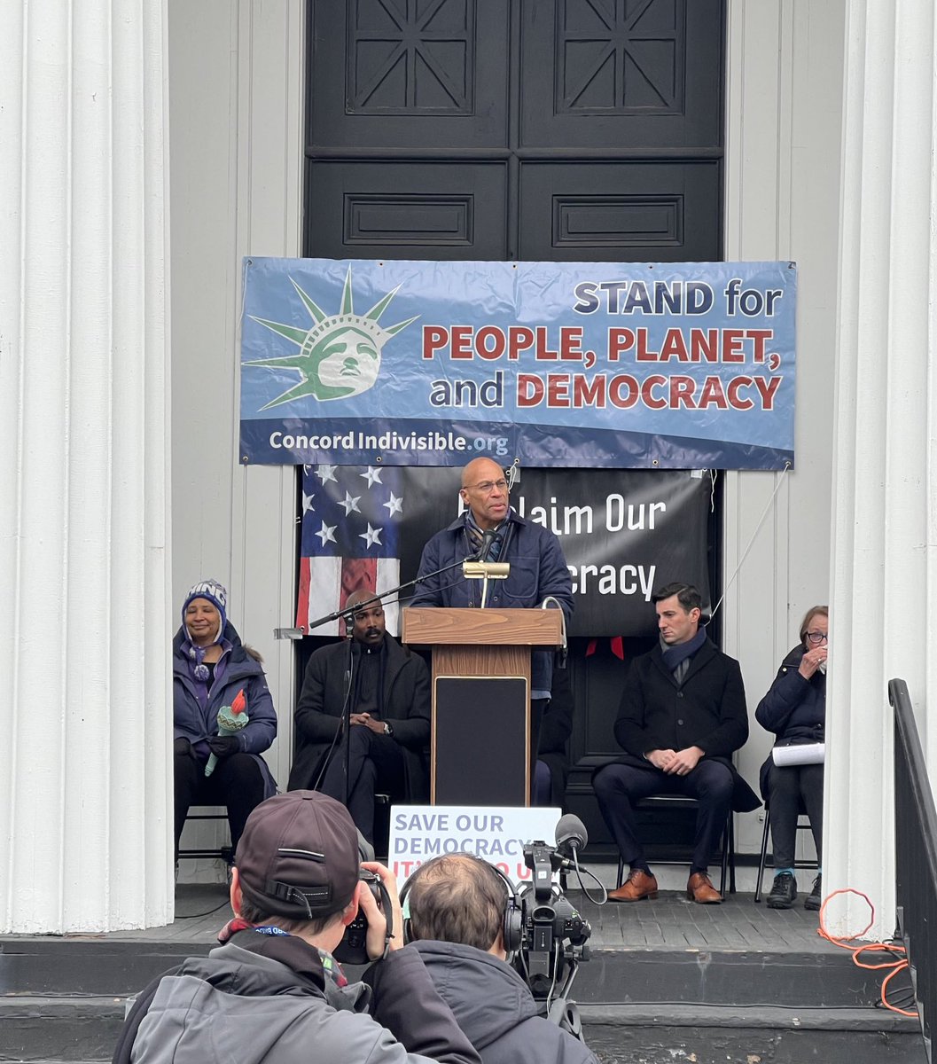 “Make our citizenship personal. Instead of letting our neighbors’ dreams and struggles be a purely abstract concern, let’s start by asking ourselves what we can do and do it.” So good to hear ⁦@DevalPatrick⁩ at today’s ⁦@ConcordIndivis1⁩ Rally to Save Democracy. #Jan6