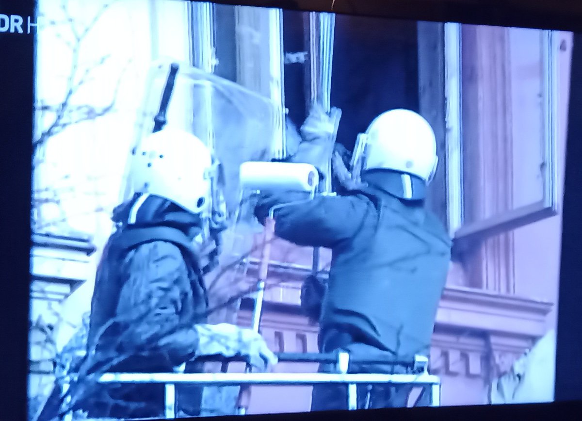 Im NDR läuft gerade eine Doku zur Hafenstraße.