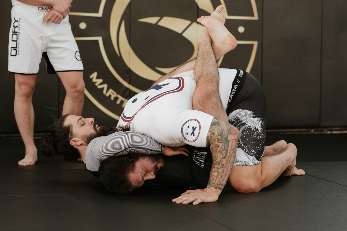 emiliosparks's tweet image. What happens when one of your favorite people who also happens to be a walking nightmare invited you to BJJ practice?

👇👇👇

youtu.be/bbjBbnW-EHw?si…