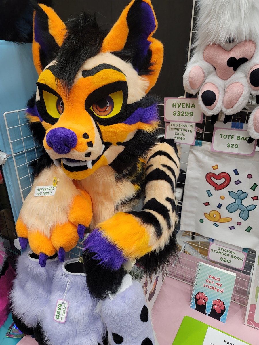 otter_half's tweet photo. Find me at ANW6 in the dealers den! I have lots of goodies available ✨️💖
#anthronorthwest #anw6 #AnthroNorthwest2024 https://t.co/dW1CnoNiqw