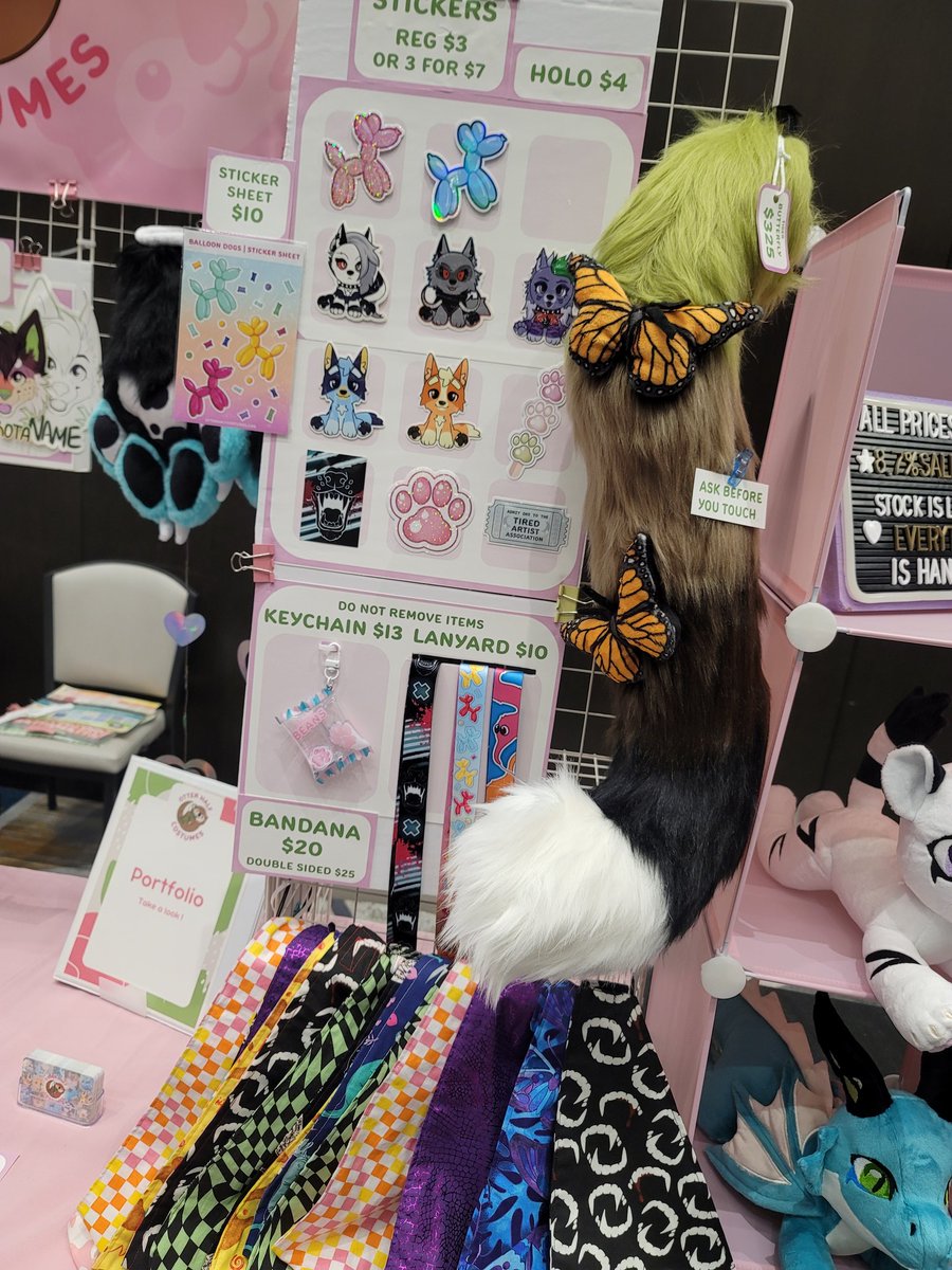 otter_half's tweet photo. Find me at ANW6 in the dealers den! I have lots of goodies available ✨️💖
#anthronorthwest #anw6 #AnthroNorthwest2024 https://t.co/dW1CnoNiqw