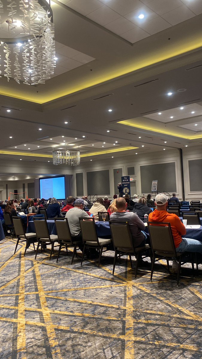 cindybristow's tweet photo. Last Back Table view of the day is our cleanup hitter @ElliottSaysWhat - making us laugh and making us smarter! #GillyUp https://t.co/TLS8oJP2Ha