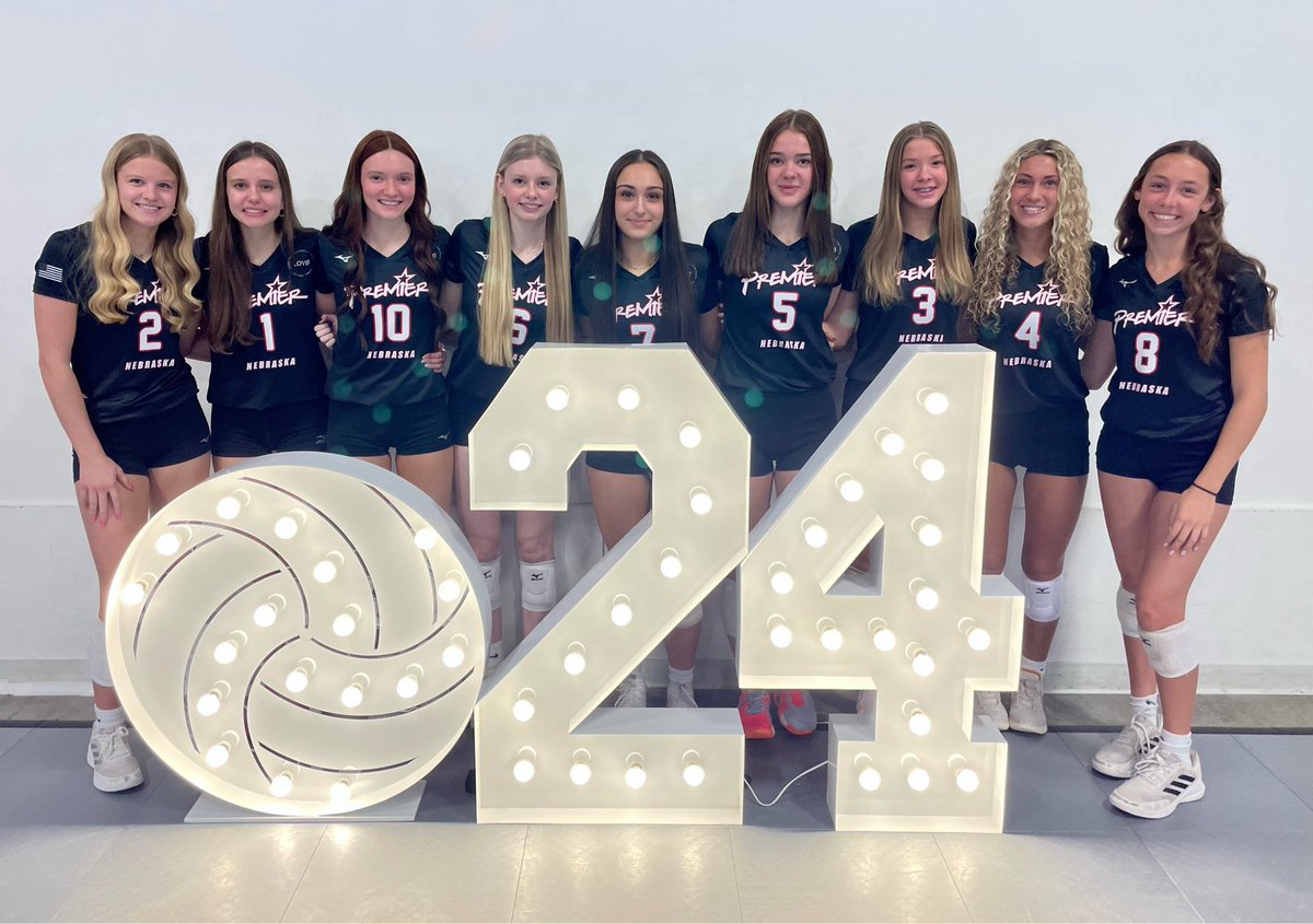 premier16red's tweet photo. Media Day 📸♥️🖤🏐 
@Premier_VB https://t.co/E0UH4ysoFW