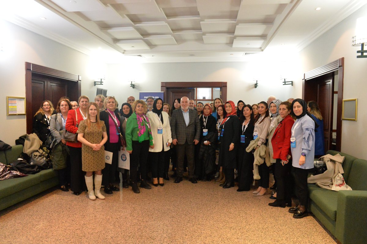 Kadınlar Komisyonumuzun hazırladığı 2. Büyük Türkiye Buluşması’nın ardından Enerji Bir-Sen Heyeti olarak sendikamıza bağlı kadın komisyonumuzla bir araya gelerek, kamu görevlilerimizin talep ve beklentilerini görüştük. Bununla birlikte 7. Dönem Toplu Sözleşmede hüküm altına