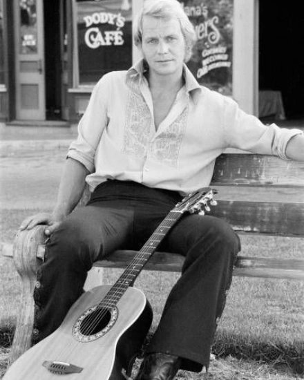 LionelTwigg's tweet photo. #NowWatching Salem's Lot, of course #RIPDavidSoul https://t.co/gZ5uzi0HTp