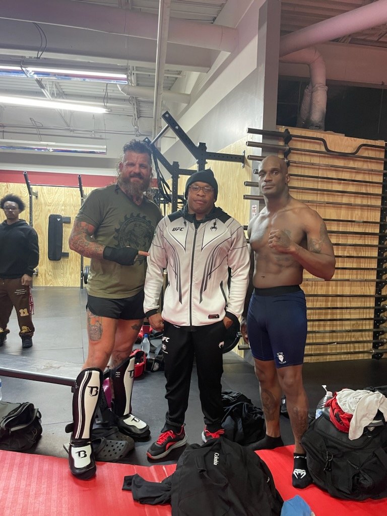 JGNiteTrain23's tweet photo. Always loving putting in work with @WarTheDestroyer #nitetrain #choochoo #mma https://t.co/FBvBaq2v1U