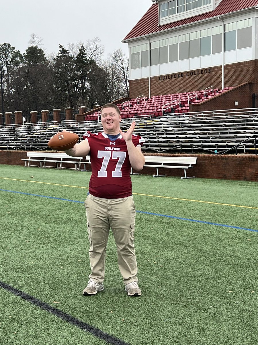 AaronSeitz_'s tweet photo. Thanks for having me out! @GuilfordFB love yall man and huge thanks to @CoachKBarr your tour was top tier love ya dawg! #goquackers https://t.co/egQb7i1ZvO