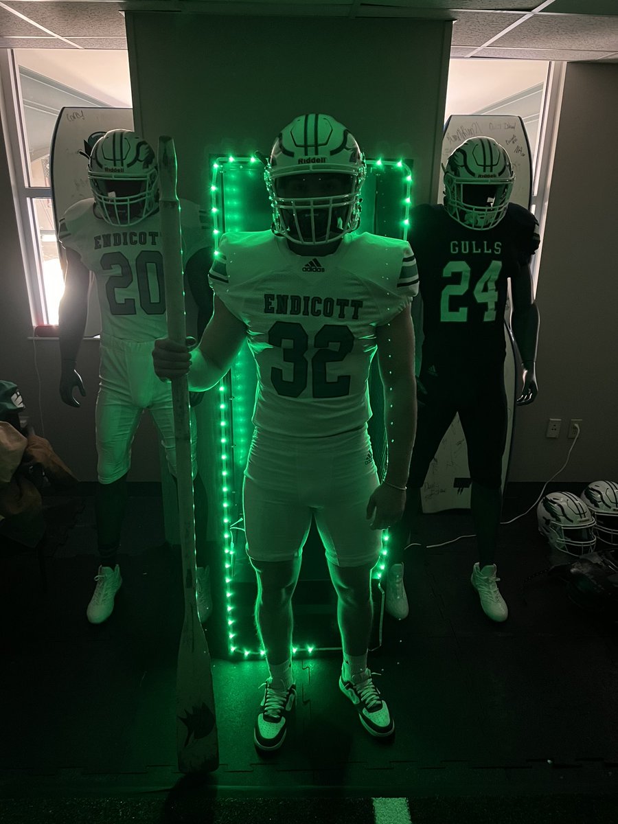 Had an amazing visit at <a href="/EndicottFB/">Endicott College Football</a> yesterday! Thanks to <a href="/CoachMcGonagle/">Paul McGonagle</a> and <a href="/CoachPerilloEC/">Tyler Perillo</a> for having me.