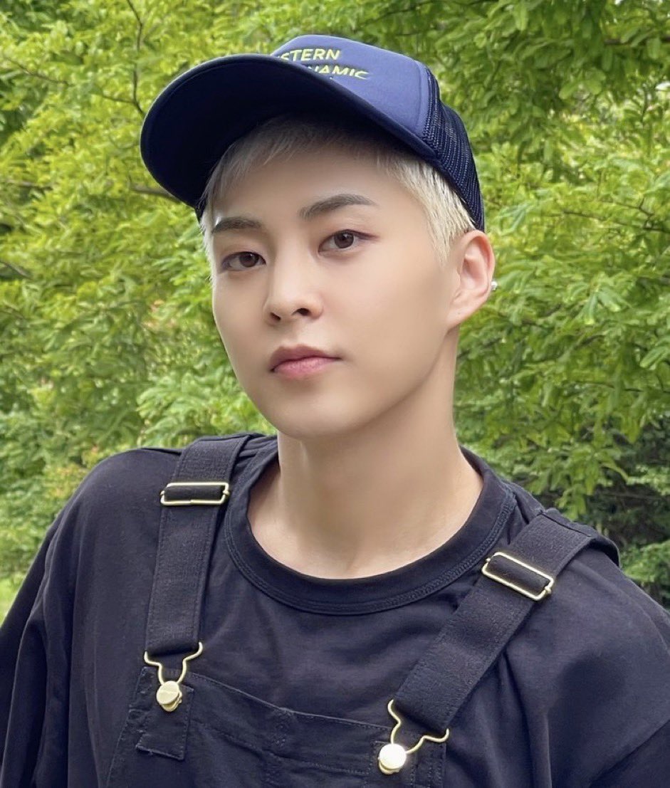 HourlyXiuminn's tweet photo. #시우민 #XIUMIN #シウミン @weareoneEXO https://t.co/GD2Qk3fm64