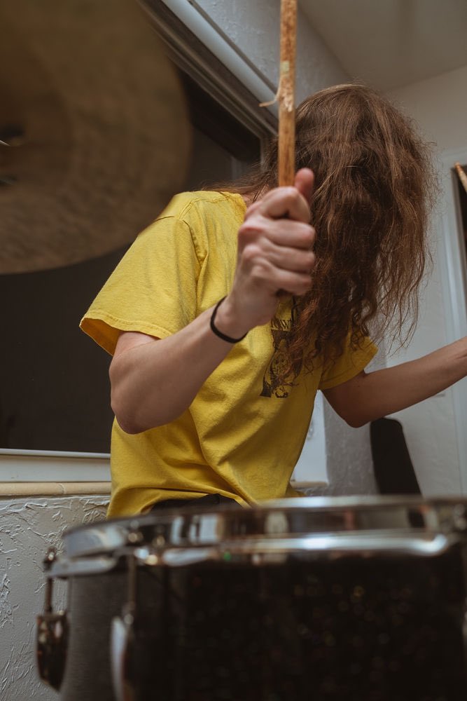 𝗳𝗹𝗼𝗮𝘁𝗶𝗻𝗴 𝗯𝗼𝘆 tweet media