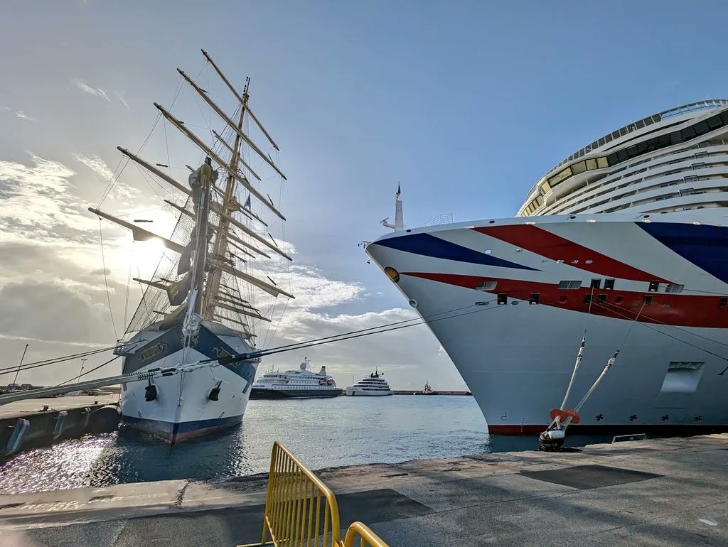 daldred007's tweet photo. Jan 6
6/365
007 is out and about again!
Today a @pandocruises Coast to Coast panoramic scenic tour of Barbados with a stop at Bathsheba Beach on the east coast to admire the Atlantic Ocean.
#shipshots #Arvia #Barbados #Caribbean #beach #cruise #pandocruises #atlanticocean https://t.co/j11KaPVst7