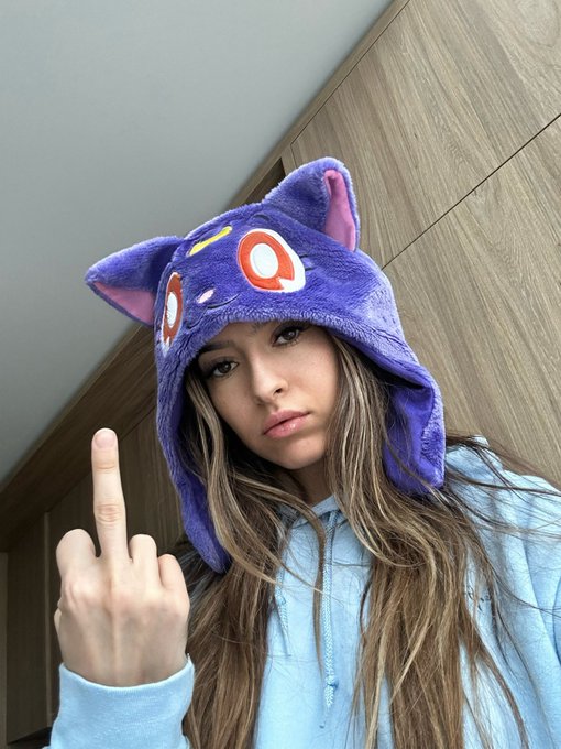 Gm we don&rsquo;t stay down we get back tf up https://t.co/4FUqN2fz8e