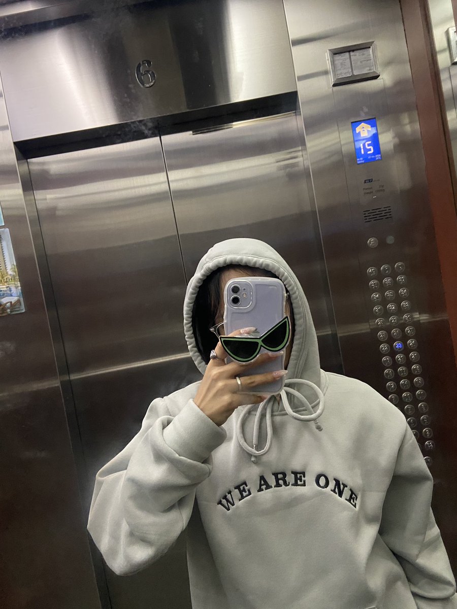 gdxdo's tweet photo. EXO we are one hoodie 
very muchie FETA nauna pa sa esem. tysm @onlyyeollie 💕
ganduh it's hoodie-ing how about ipost na ito sa @six1fourjjang 🤣 https://t.co/fmUl0vCVZP