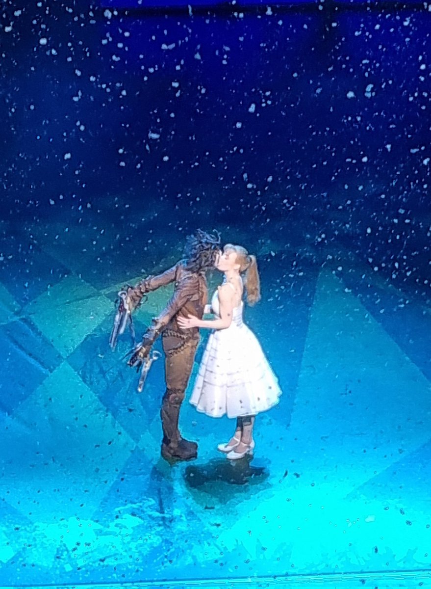 jhancox_x's tweet photo. @SirMattBourne 
Just Beautiful. My favourite film ever and I got to see this today at @Sadlers_Wells. Couldn't help but get emotional, what an absolutely stunning performance 🖤✂️ https://t.co/Lx87EdlKvf