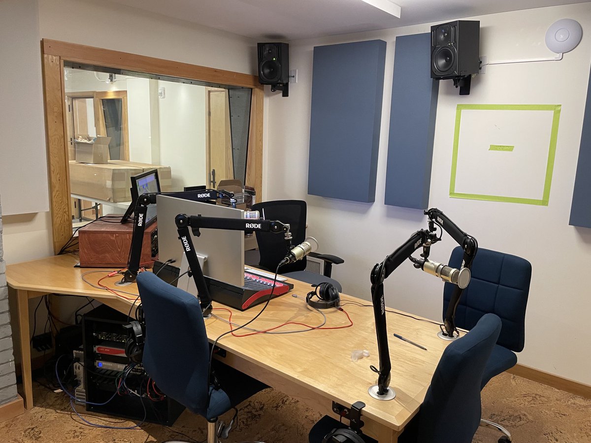 12sec317's tweet photo. Went over yesterday to the open house for the new โฆ@KPTZ919โฉ studios. #Radio #Music #KPTZ #PortTownsend https://t.co/d6jSyX9g2O ๐ป https://t.co/0ke5QnWhMY