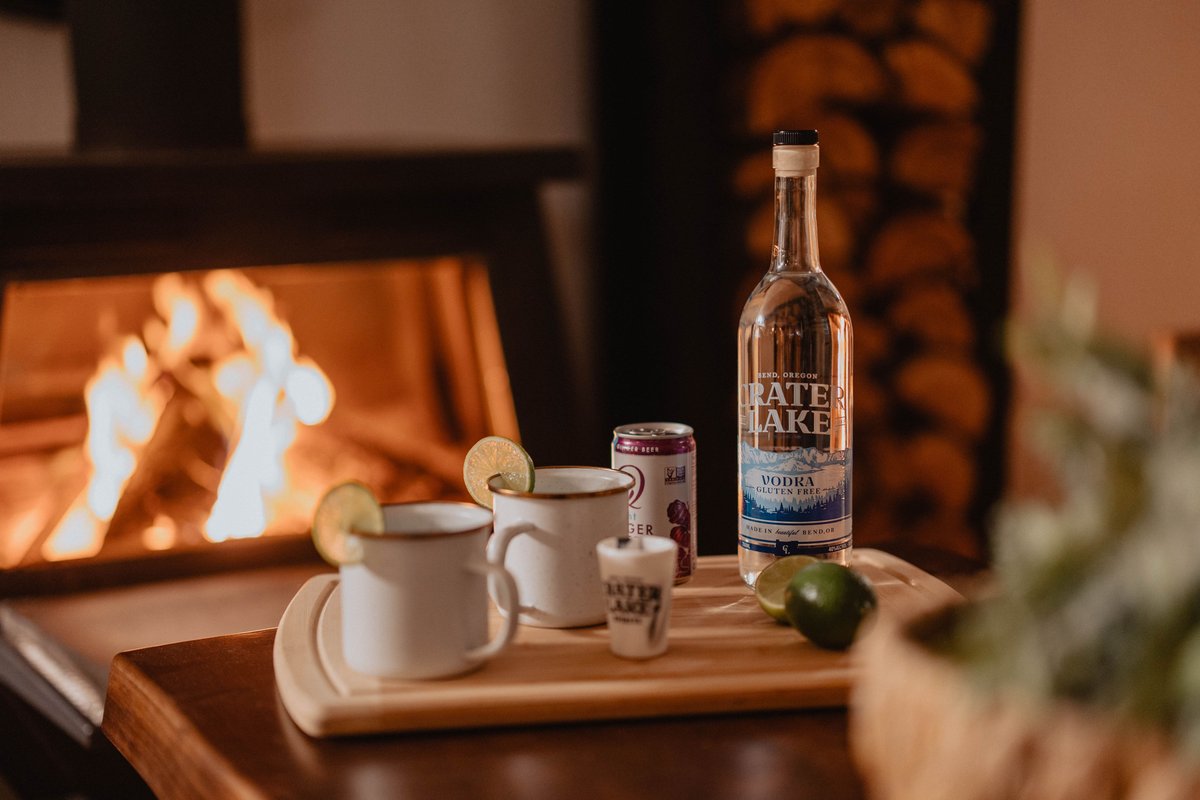 toasting to warmth and good company

#winter #wintercocktails #cocktails #craterlakevodka #bendoregon #centraloregon #greatboozehappypeople