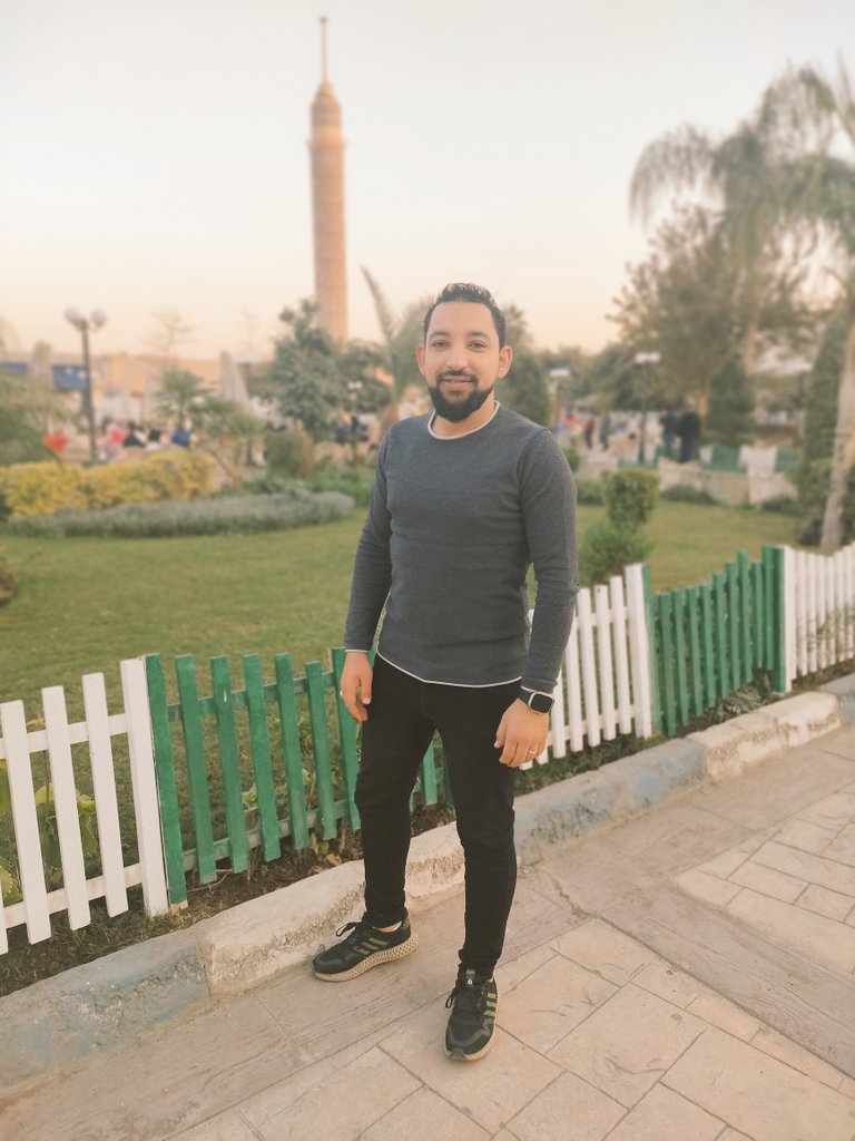yousefgraphic's tweet photo. يا عم اضحك 😅❤️ دي الضحكة ب ( صدقه ) https://t.co/oIoj1Q42vY