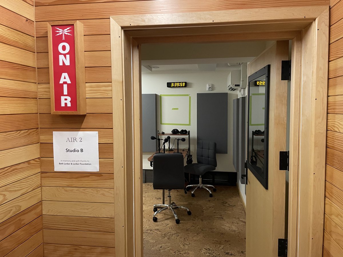 12sec317's tweet photo. Went over yesterday to the open house for the new โฆ@KPTZ919โฉ studios. #Radio #Music #KPTZ #PortTownsend https://t.co/d6jSyX9g2O ๐ป https://t.co/547P18RU9w