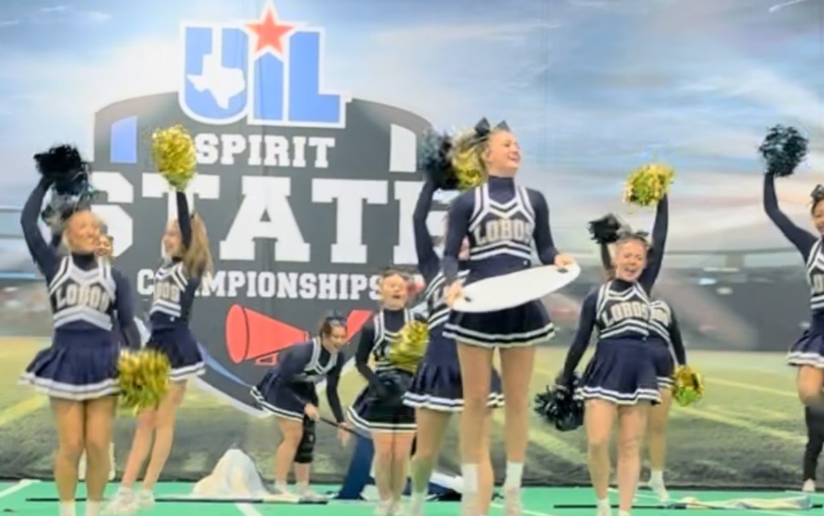mikelamb70's tweet photo. Lobo Cheer is Rocking!!! https://t.co/CdJS37pavl