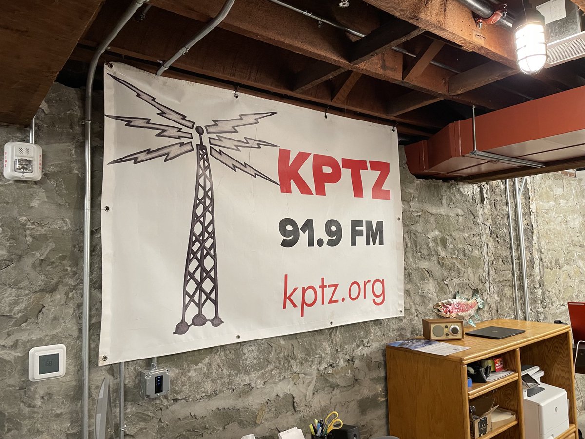 12sec317's tweet photo. Went over yesterday to the open house for the new โฆ@KPTZ919โฉ studios. #Radio #Music #KPTZ #PortTownsend https://t.co/d6jSyX9g2O ๐ป https://t.co/0ke5QnWhMY