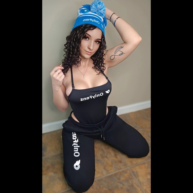 Chillin by myself ... cum join me hehe 😜  #DADDY https://t.co/UgX13FTPmf<a href="/tag/daddy"class="tags">#DADDY</a>