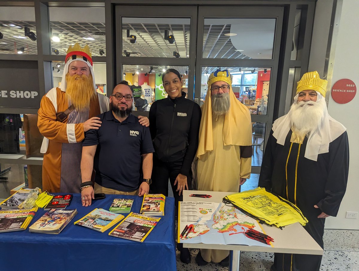 Anfrini's tweet photo. What an awesome event: Three Kings Festival for kids at the #NYHallofScience Cultivating Preparedness to youth is only the beginning. Happy Three Kings Day #EMGTwitter https://t.co/7JrnYXHYWK