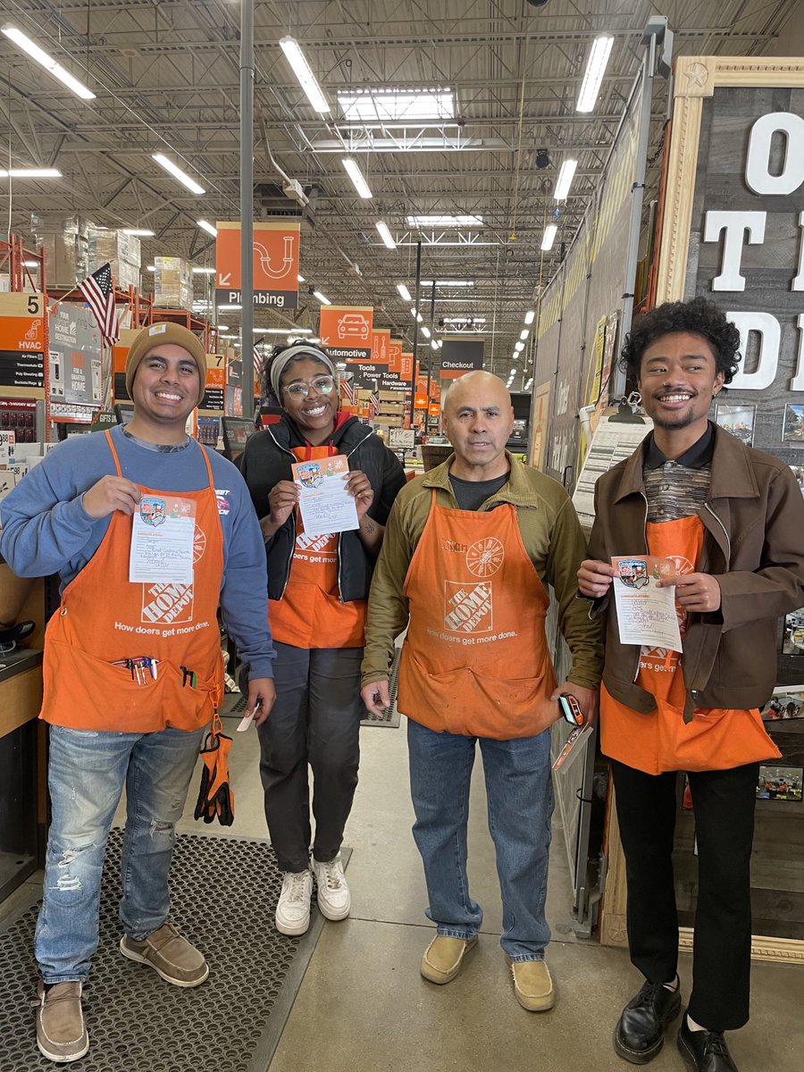 Lisa Boyd (@boydboydr) on Twitter photo Store 0505 service desk driving great customer service!  Thanks team for your engagement and passion!   Great Job!! Store 0505 service desk driving great customer service!  Thanks team for your engagement and passion!   Great Job!!