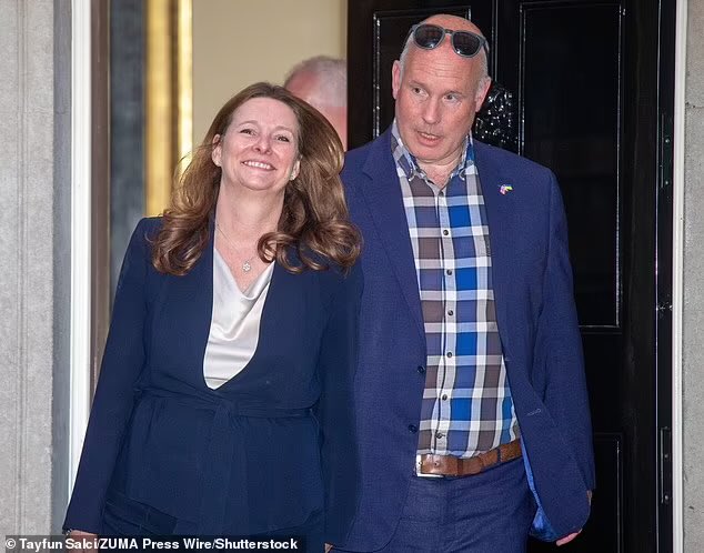 Michael Keegan - Tory MP Gillian Keegan’s husband - was the UK boss &amp; Chairman of #Fujitsu, the firm behind the computer system that caused all the problems, when the #PostOfficeScandal cover-up was at its height.
Are these over-paid corporate fat-cats ever going to face justice?