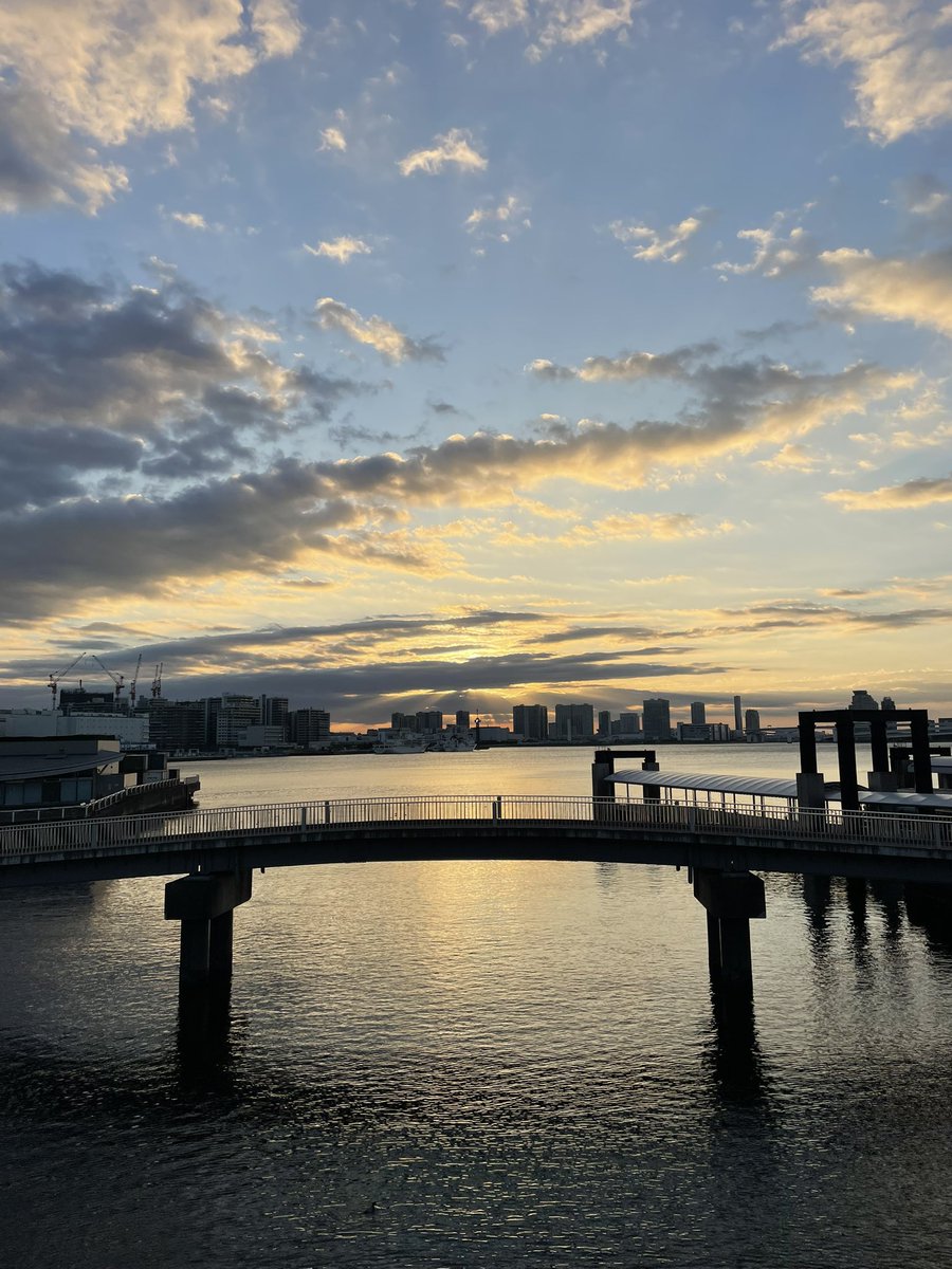 IBASOGO's tweet photo. おはようございます☀
お正月気分もそろそろ終わりでしょうか。
今日素敵な1日を！

#いまそら 
#イマソラ https://t.co/hZ4viV3Hc5