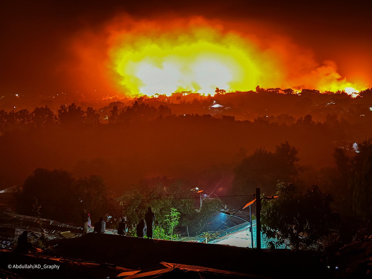 Abdulla_AH7's tweet photo. Update :

After almost 3 hours burning continuously, the fire is finally stopped and it has devastated thousands of shelter and made thousands of people displaced. 

#fireincamp https://t.co/ebfaGSOTeQ
