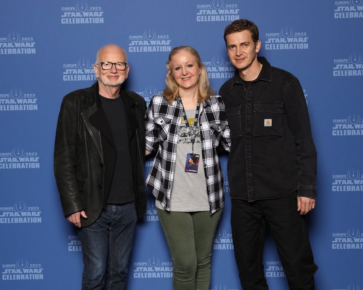 Wendigo_Jill's tweet photo. Anakin Skywalker is my favourite Star Wars character. Highlight of 2023 was meeting Hayden Christensen and @MattLanter π€
#StarWars #Anakin #AnakinSkywalker #TheCloneWars #SWCE23 #starwarscelebration https://t.co/oOsFFpqRnr