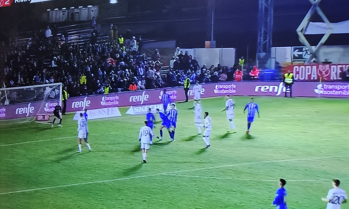 Hola <a href="/Renfe/">Renfe</a> sabéis que en Aranda no tenemos tren? Mucha publicidad pero poca efectividad.