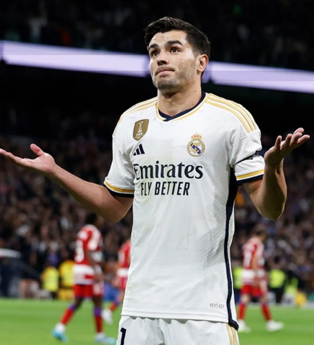 ElInmortal____'s tweet photo. Brahim Díaz: 5 goles en 785 minutos.

Lamine Yamal: 1 gol en 1.109 minutos.

Lamine es un fijo en la selección española y Brahim tiene que irse con Marruecos porque España no le llama ni de coña.

Esto solo tiene una explicación: CORRUPCIÓN EN LA FEDERACIÓN. https://t.co/IsCFWul9sD