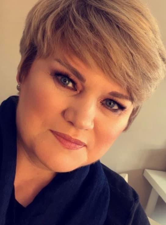 paulaaudi's tweet photo. So @MoorseyL  would have celebrated her 60th birthday today. Too too hard to celebrate without her here. She was more than my big sister she was an absolute legend. I love and miss her so much every day 😥 https://t.co/UkbivmlobX